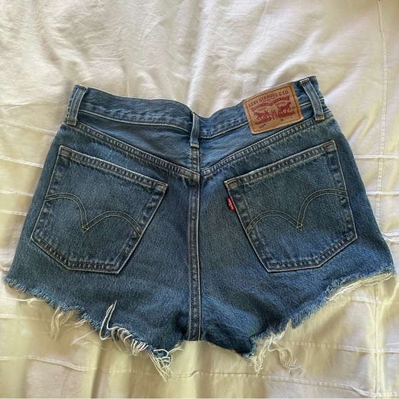 Levi’s 501 High-Rise Denim Shorts - Picture 5 of 6